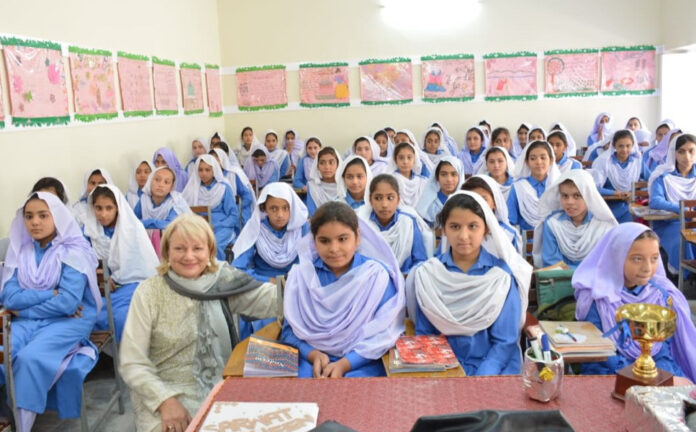 C:\Users\DELL\Desktop\peshawar-girls-schools.jpg
