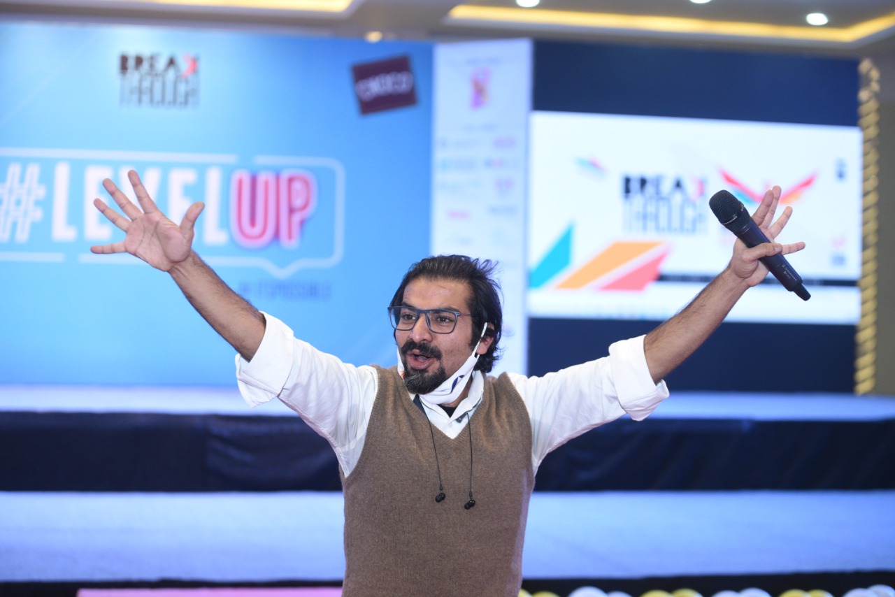 YLC Brings Umair Jaliawala To Encourage Youngsters To Level Up Their Game!  - MediaChowk