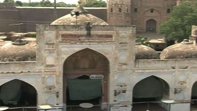 Begum Shahi Mosque to get a facelift, finally - Daily Times