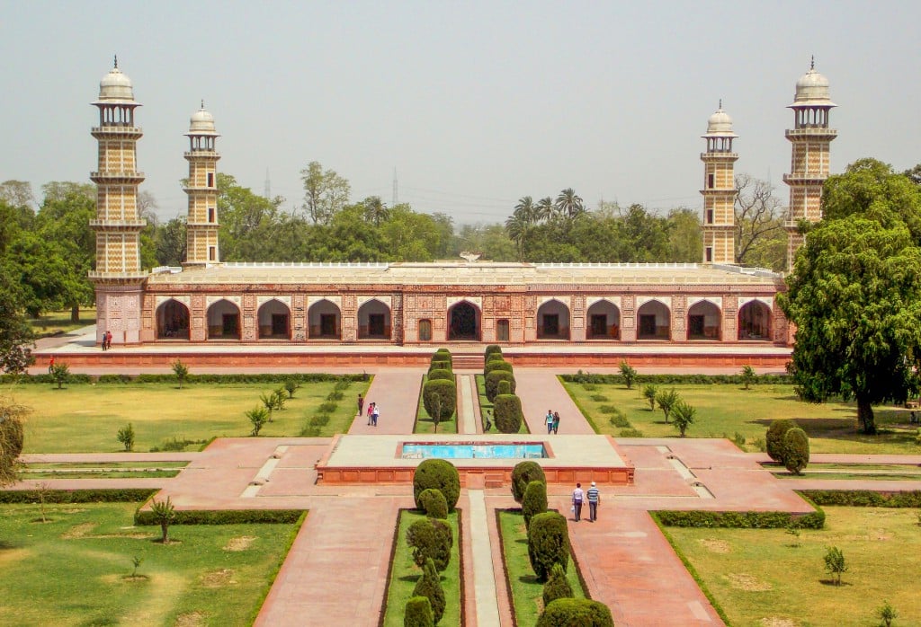 Tomb of Jahangir - Shahdara Bagh - Lahore, Pakistan| Croozi