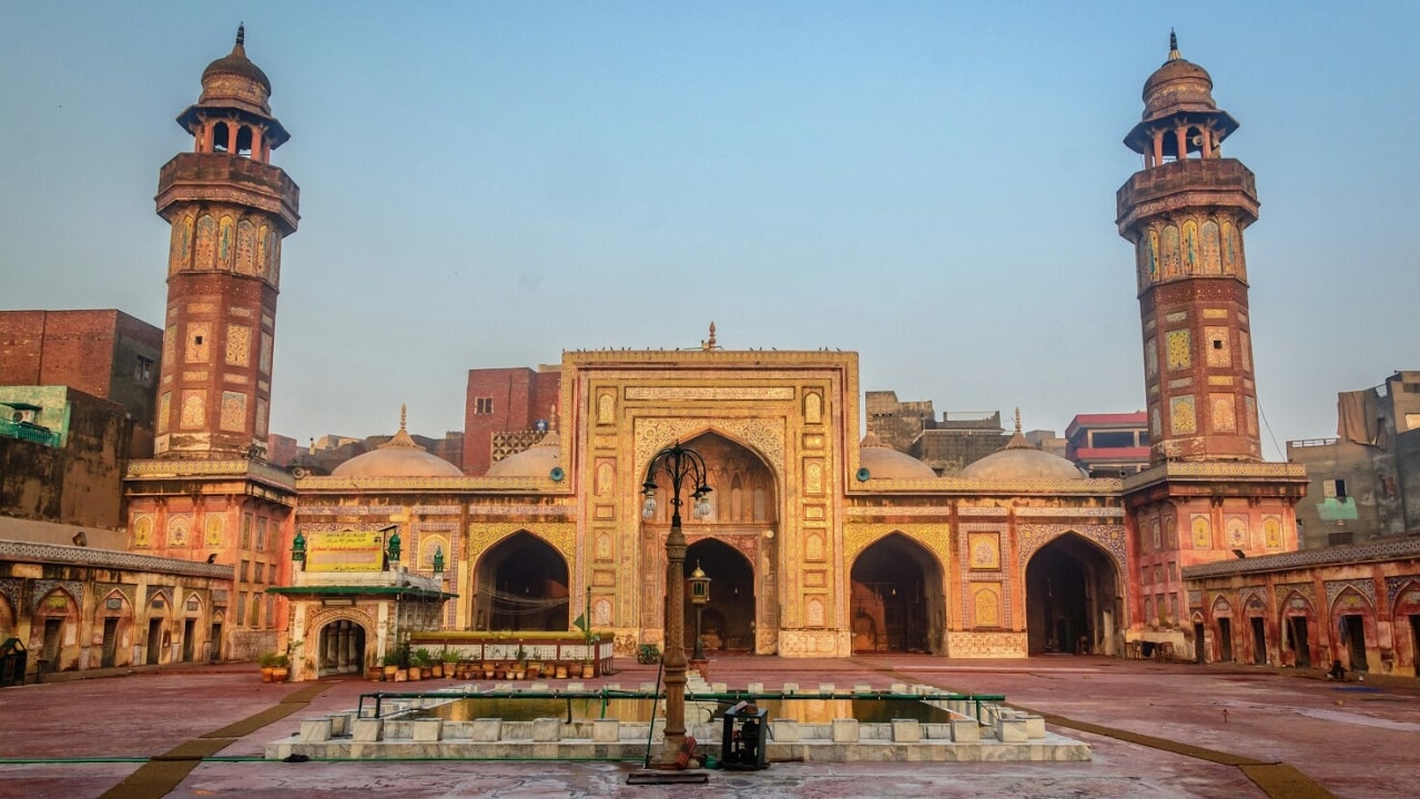 Wazir Khan Mosque Lahore - Special Documentary - YouTube