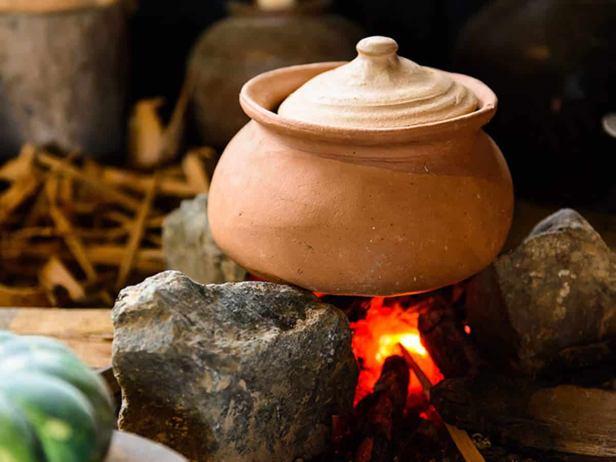 Why you must go back to cooking food in earthen pots | The Times of India