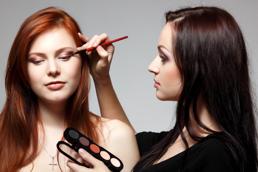 How to Become a Freelance Makeup Artist: A Step-by-Step Guide - QC Makeup  Academy