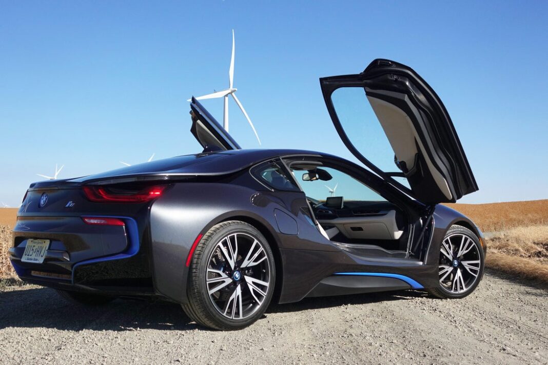 Bmw i8 2022 фото