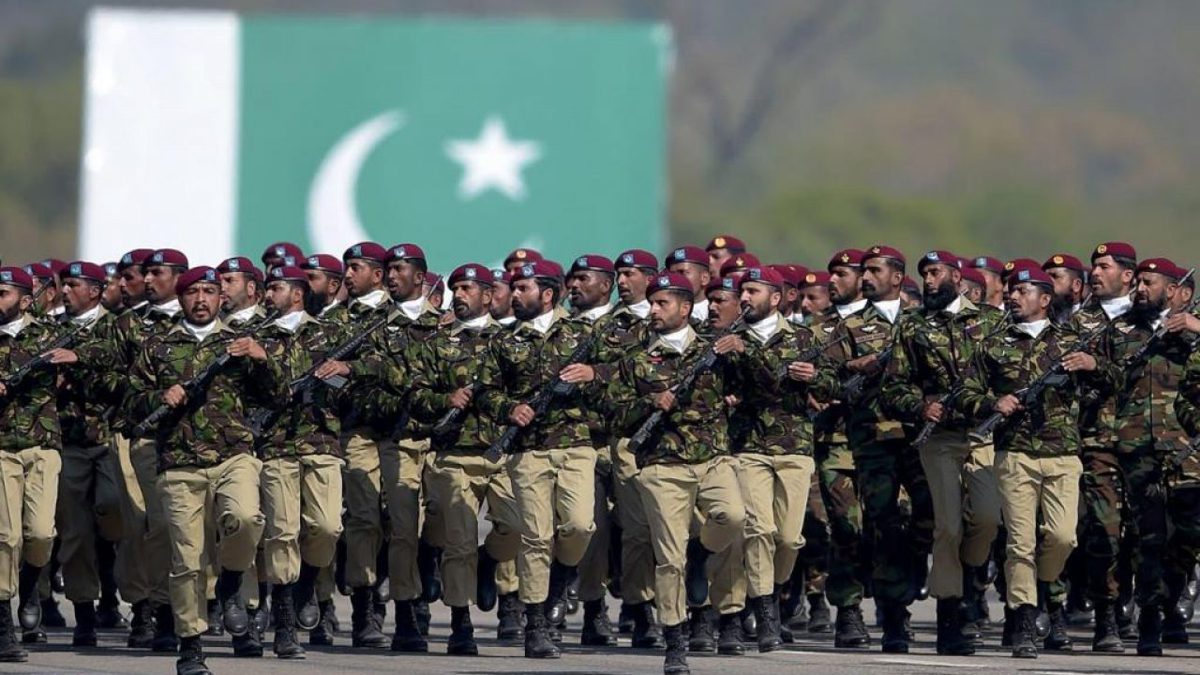 Pakistan army ranks among world's 10 most powerful militaries