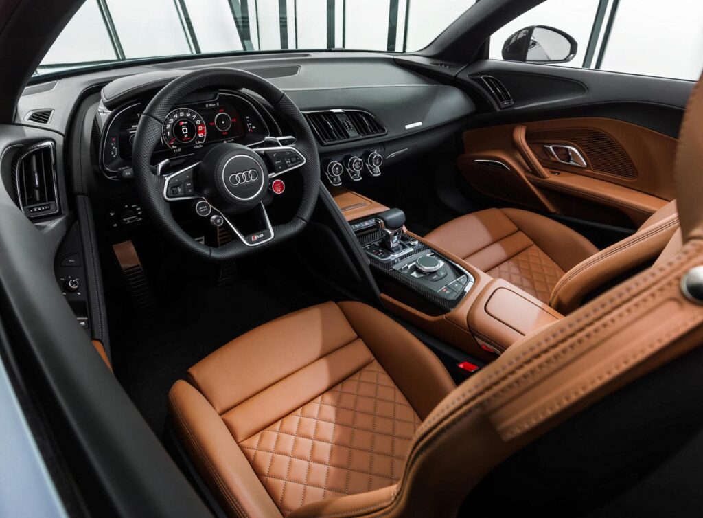 Audi R8 Interior