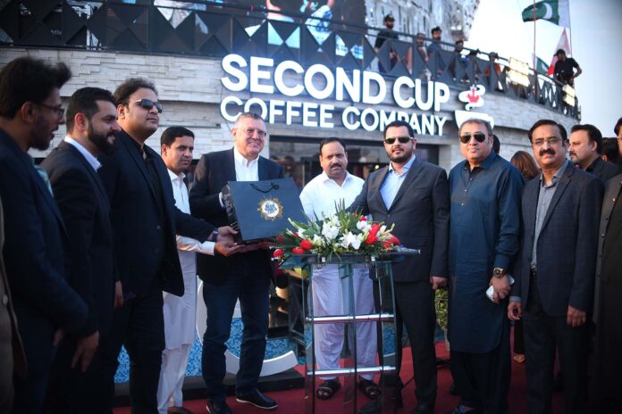 Franchise of Second Cup Under “World’s Tallest Horse Mascots” at Blue World City