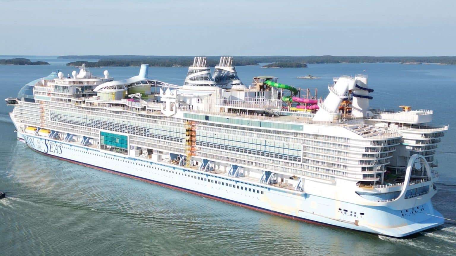 Stunning Images of the World's Largest Cruise Ship, 5 Times Bigger Than ...