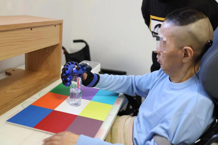 Paralyzed Patient of 14 Years Now Able to Drink Water Through Thought-Controlled Movement