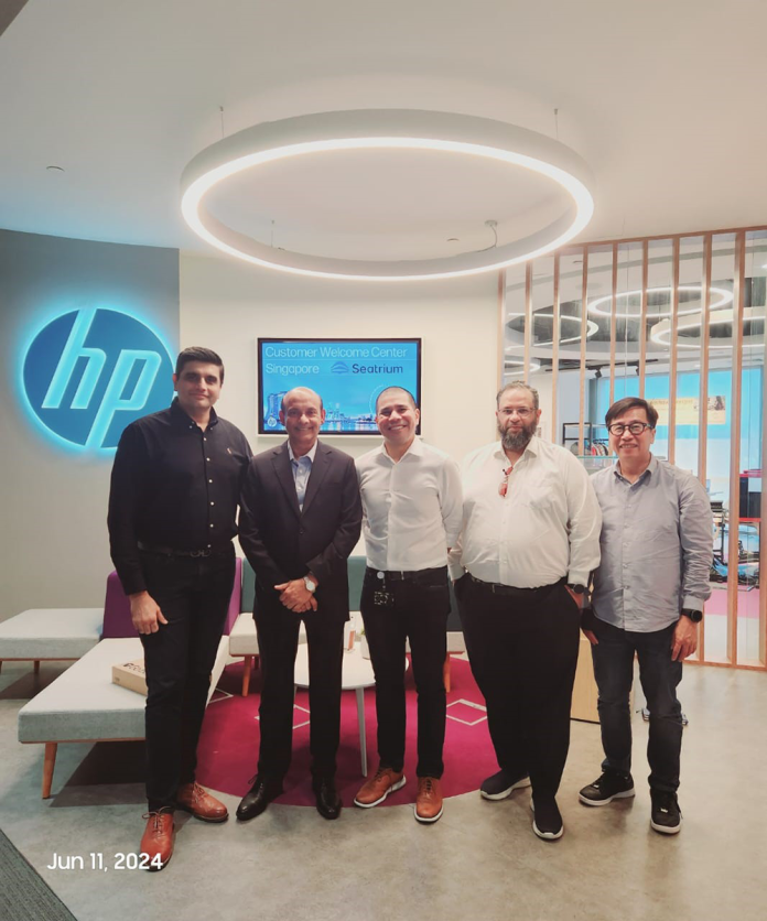 JBS revolutionizing productivity and innovation; introduces HP’s AI PCs to Pakistan