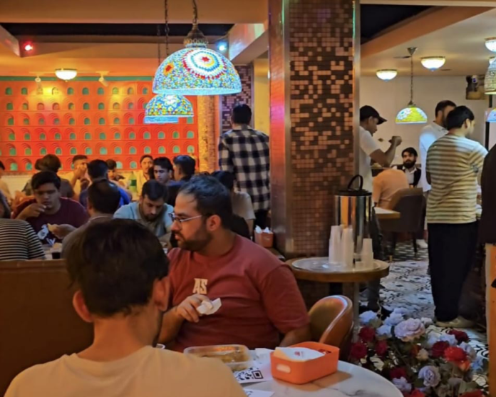 Pakistani Restaurant Thrives in Nanning During 22nd China-ASEAN Expo
