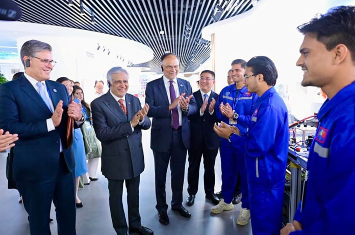 Meet Mohsin, Lahori student in China who gets chance to talk to Deputy PM Ishaq Dar