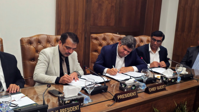 Multinet Pakistan & LCCI Join Hands To Strengthen The Business Community, SMES, And Enterprises With Next-Generation ICT Solution Supporting The Digital Pakistan Mission.