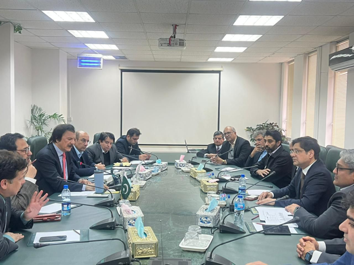 Auto Industry Delegation Calls for Action on Rising Used Vehicle Imports in Meeting with SAPM Haroon Akhtar