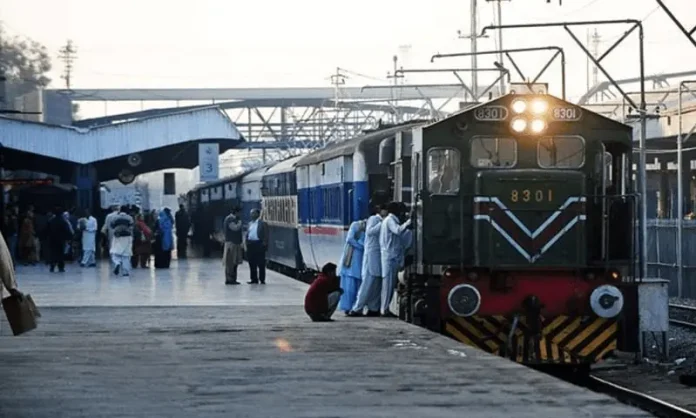 Pakistan Plans $2.5 Billion Rail Upgrade to Boost Train Speeds to 160km ...